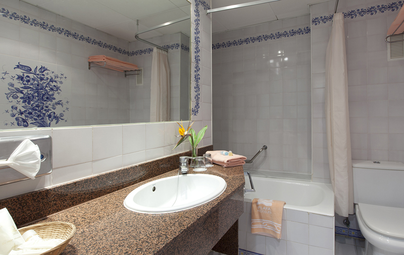 140_alta_playasol Baño.jpg